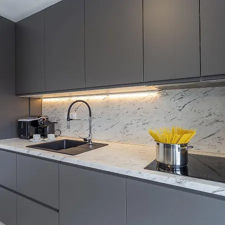 Traumhaftes Nur 100 Meter Zum Mit Whirlpool, Meerblick, Bbq Apartment