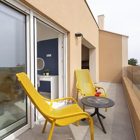 Appartamento Traumhaftes Nur 100 Meter Zum Mit Whirlpool, Meerblick, Bbq