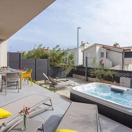 Traumhaftes Nur 100 Meter Zum Mit Whirlpool, Meerblick, Bbq Apartment *
